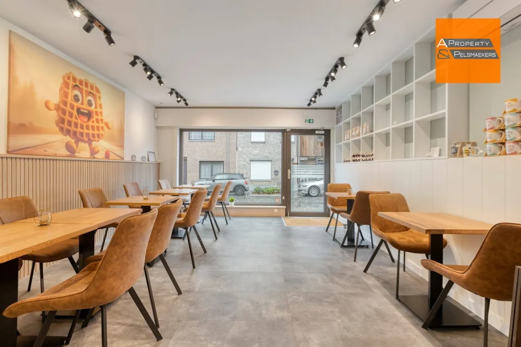 Salle à manger - Local Commercial avec Appartement à Sterrebeek