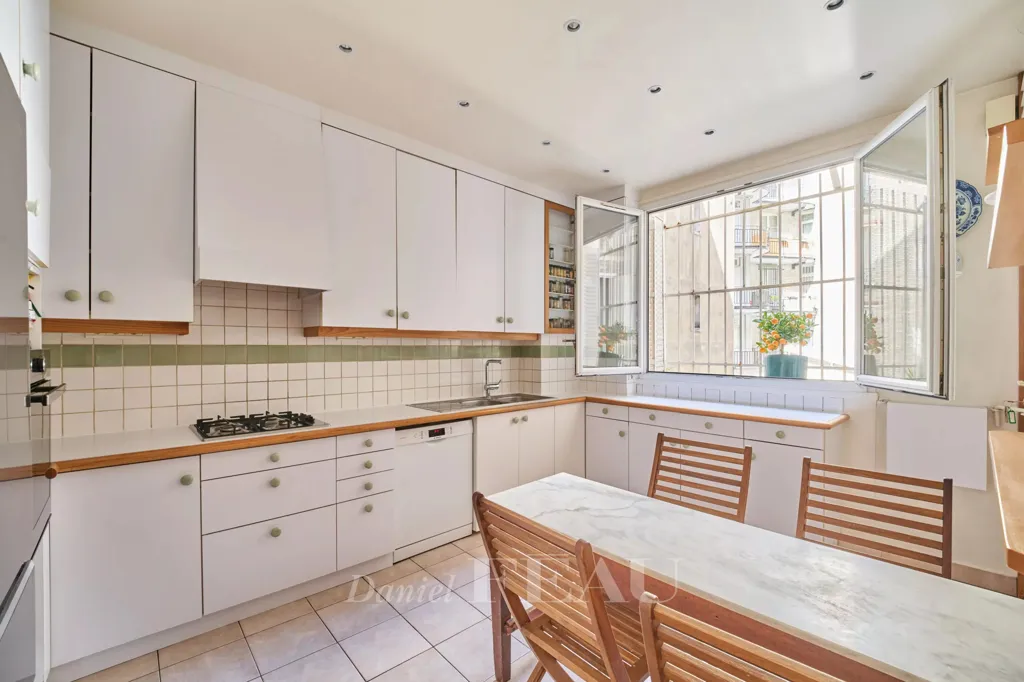 Kitchen - Luxury Corner Apartment with View in Paris 7th