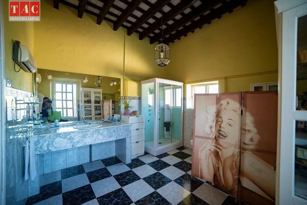 Bathrooms - Luxury Farmhouse with Pool in Ayamonte