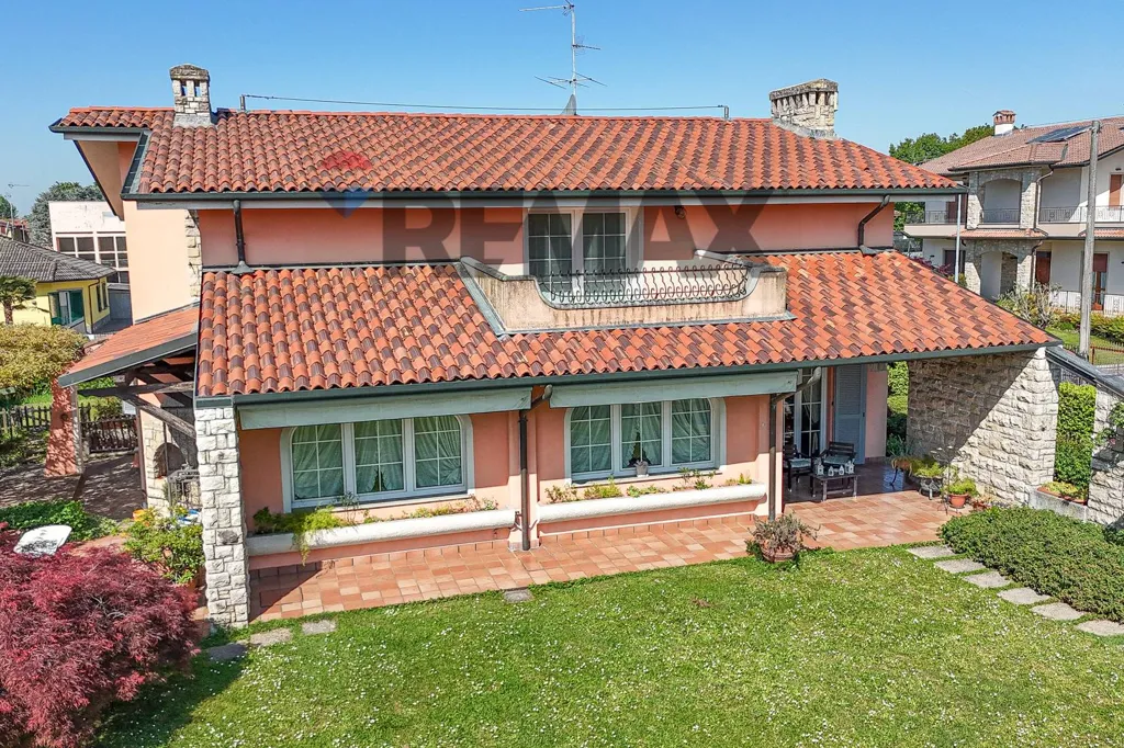 Vue aérienne - Detached Villa with Two Apartments in Cologno al Serio