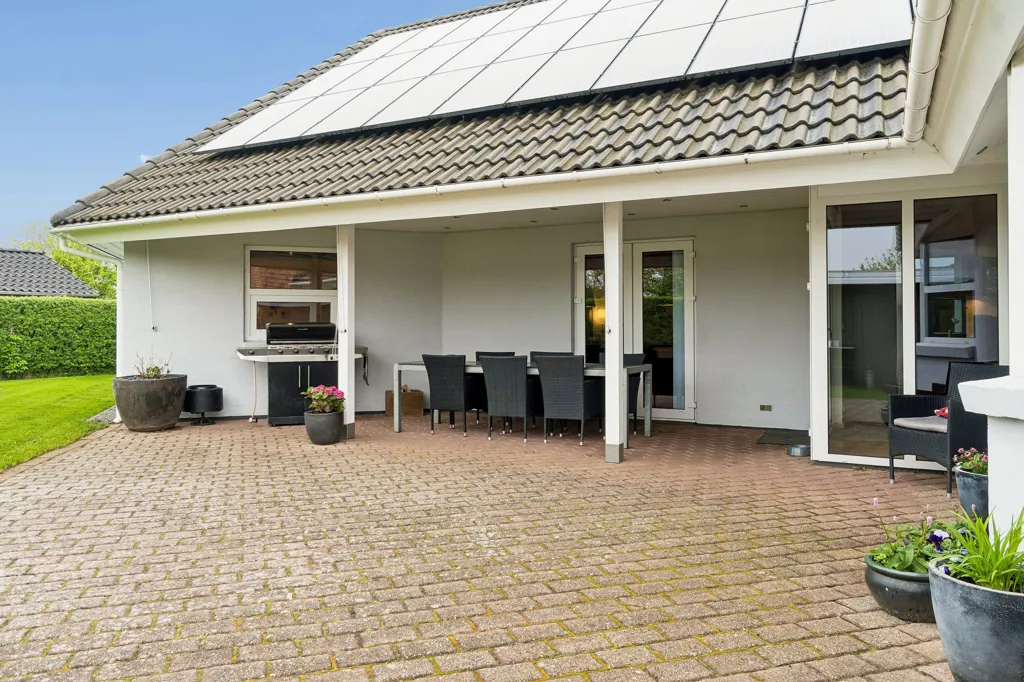 Terrazza - Fenced Villa with Garden in Kibæk