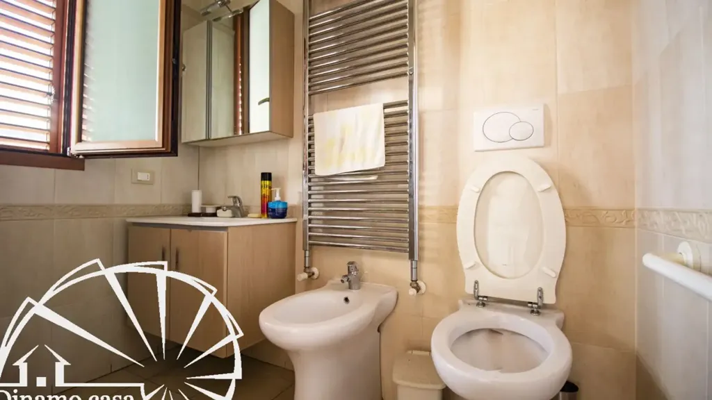 Bathrooms - 5-room house in IT