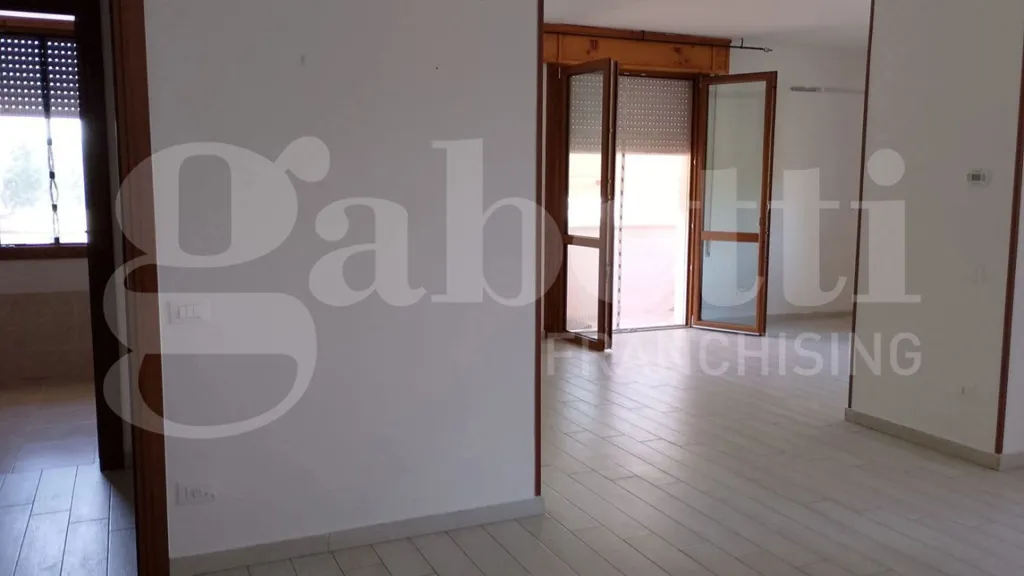 Hallway - Modernised Apartment with Garden in Ceregnano