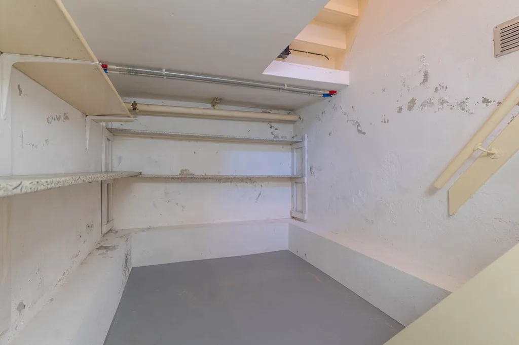 Rooms - Detached House with Private Garden in Yerseke