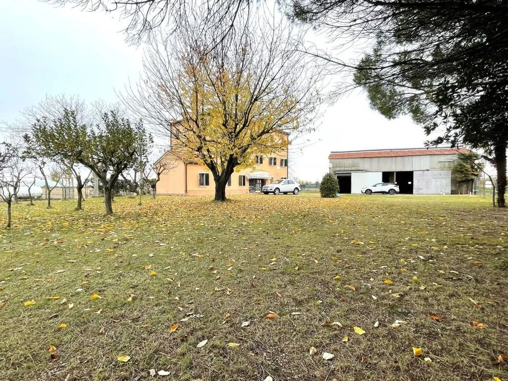 Aed - Historic Farmhouse with Pier in Jesolo