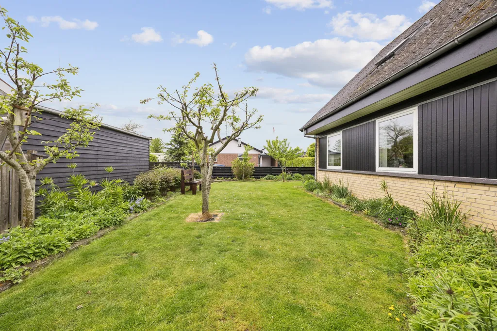 Jardin - Villa with Terrace in Rosilde, Nyborg