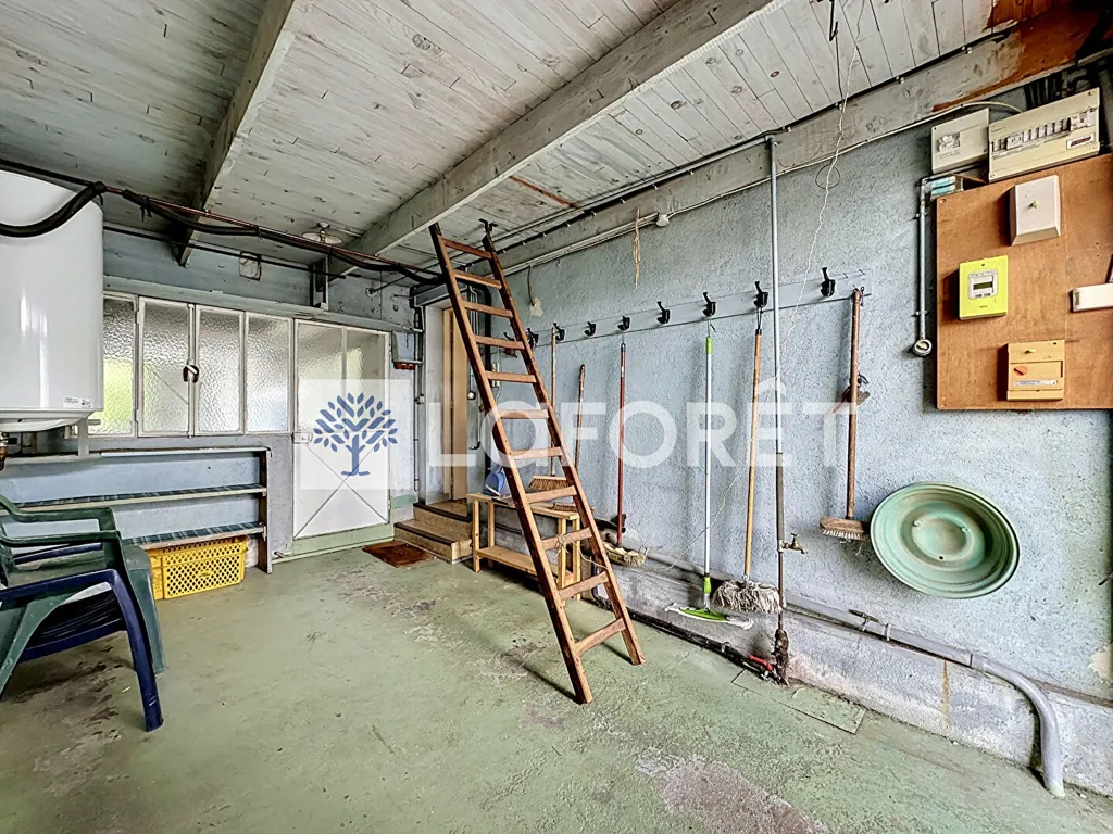 Pesuköök - Four-Bedroom House with Garden in Thouars