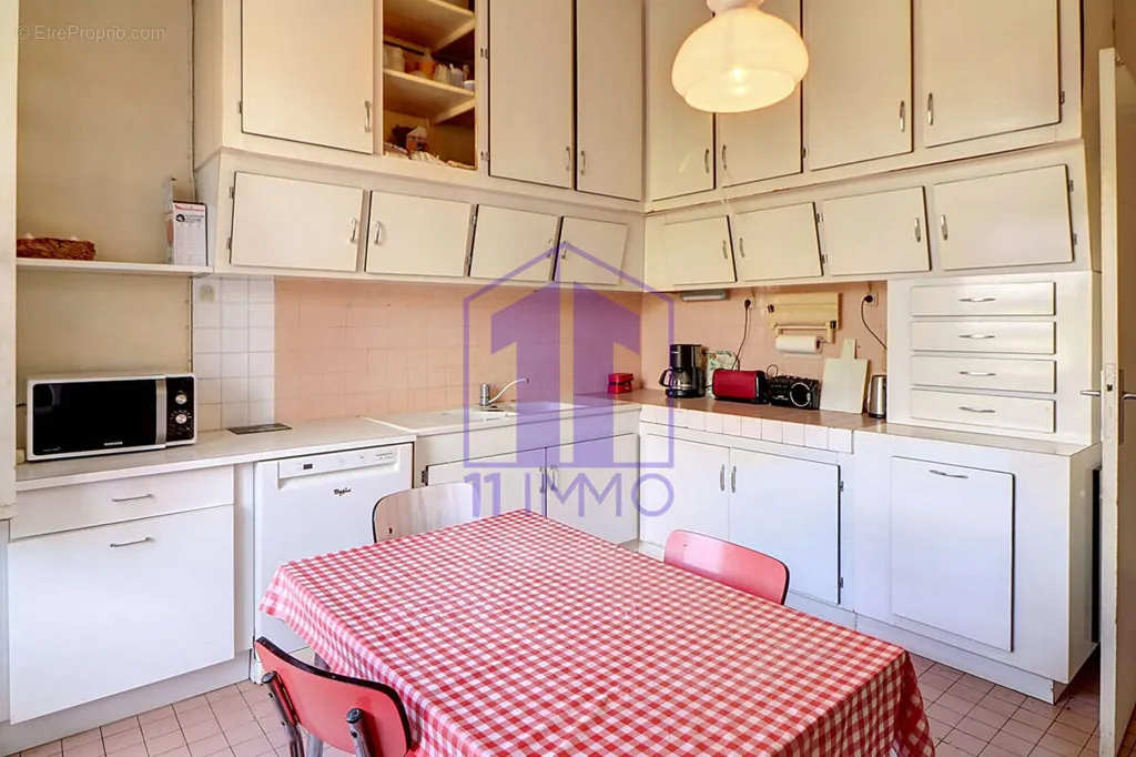 Cuisine - Maison de Caractère avec Vue Panoramique à Pennautier