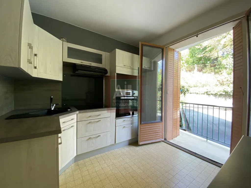Cuisine - Appartement T4 avec Garage et Balcon à Naussac