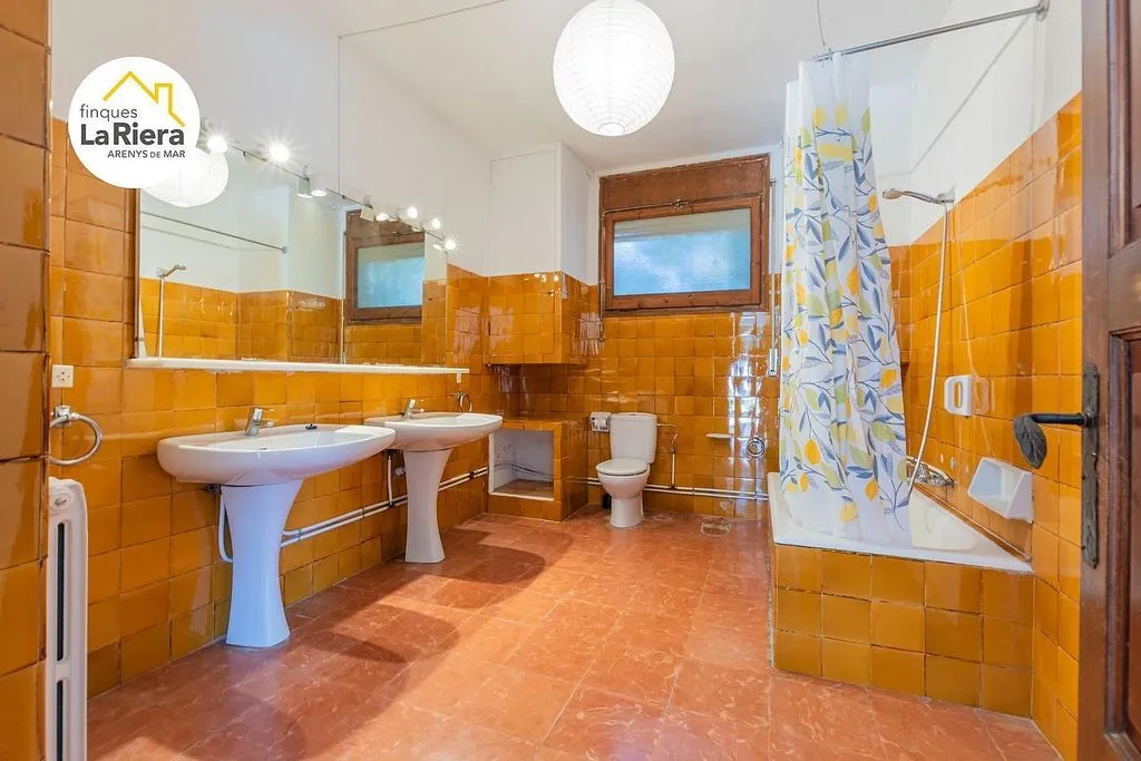 Salles de bain - Detached House with Garden in Arenys de Munt