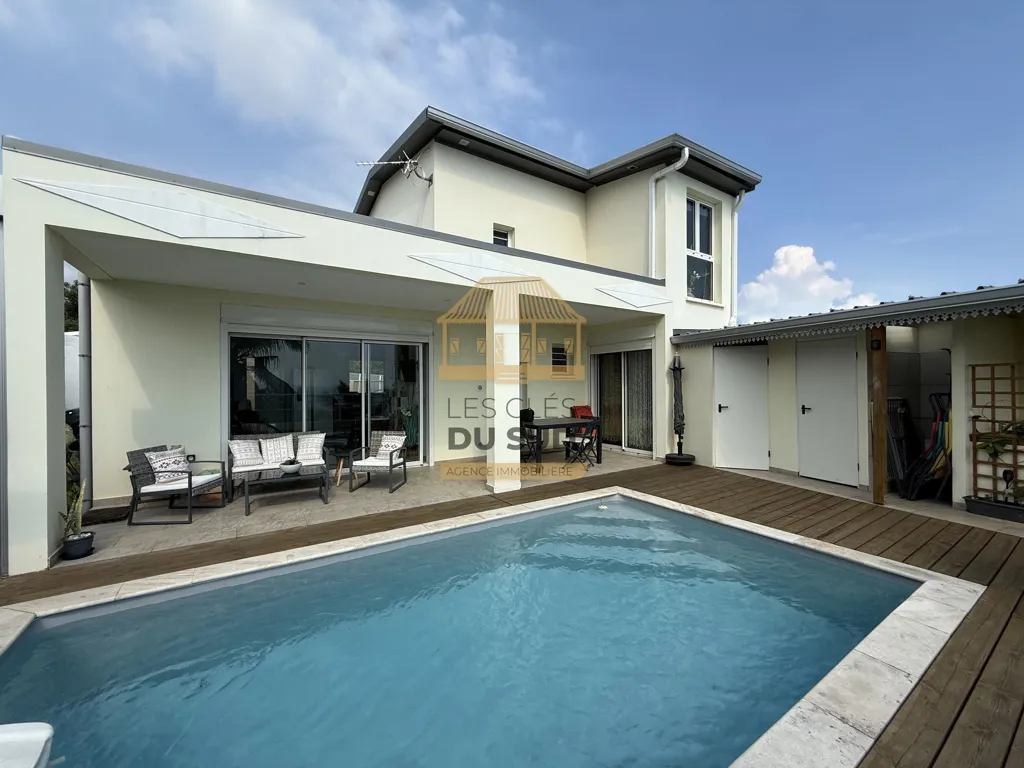 Bassein - Modern House with Pool in Petite-Île