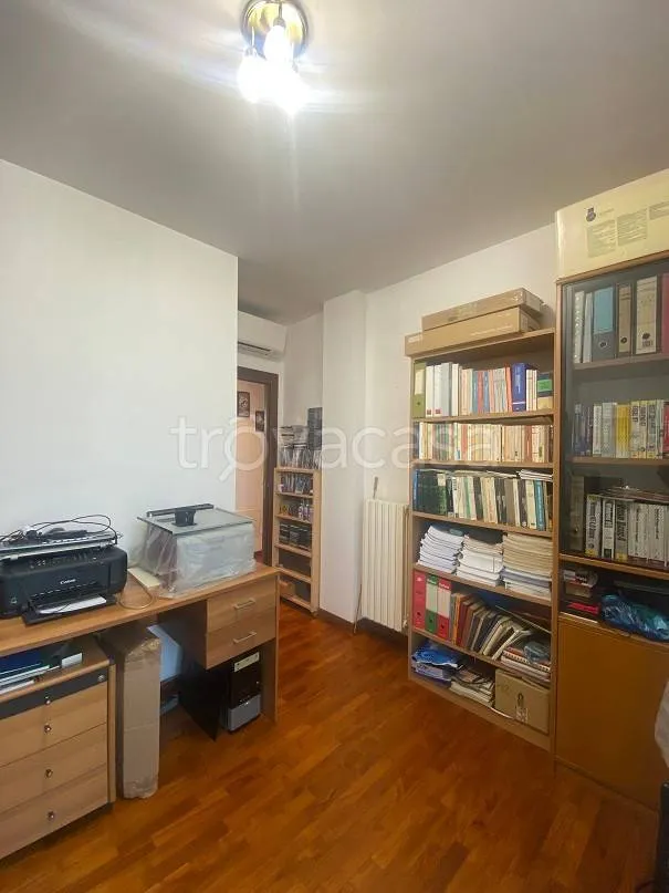 Bureau - Apartment with Terrace near Tavazzano Station