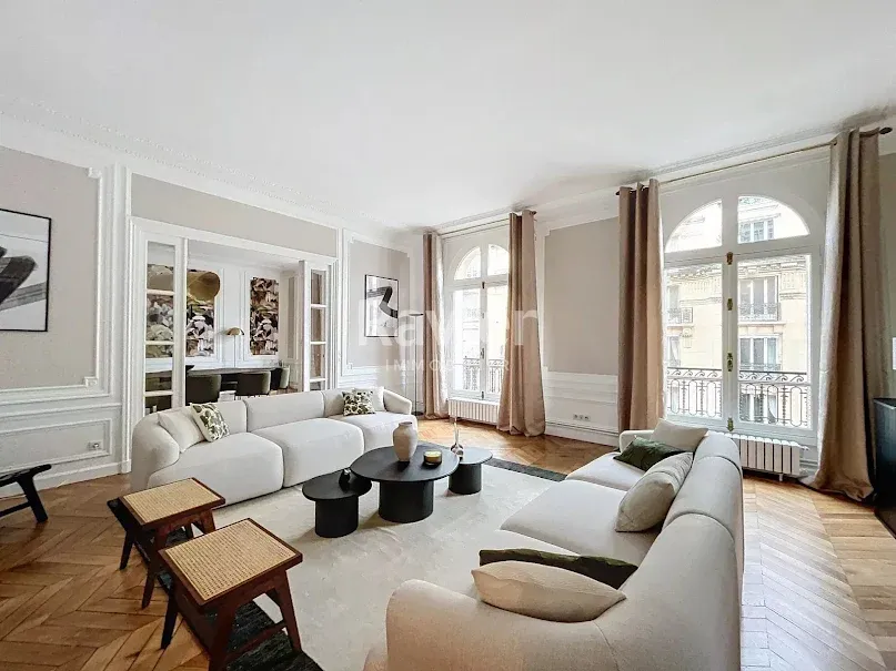 Séjour - Appartement Meublé avec Vue Tour Eiffel à Paris 7ème