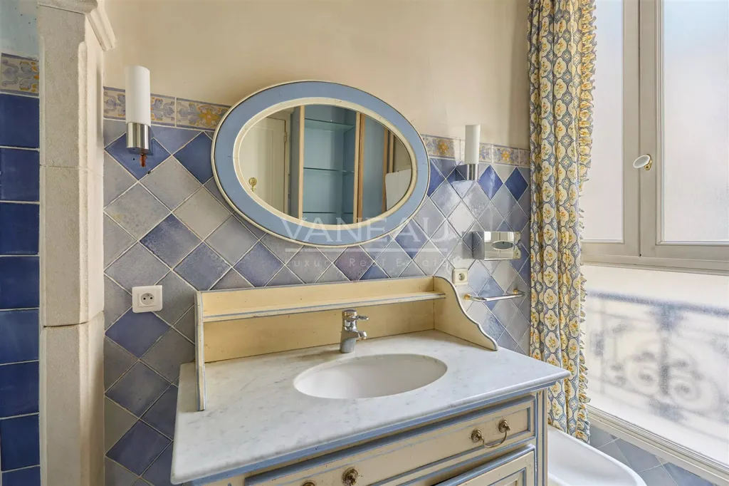 Bagni - 4-Room Parisian Apartment with Seine View