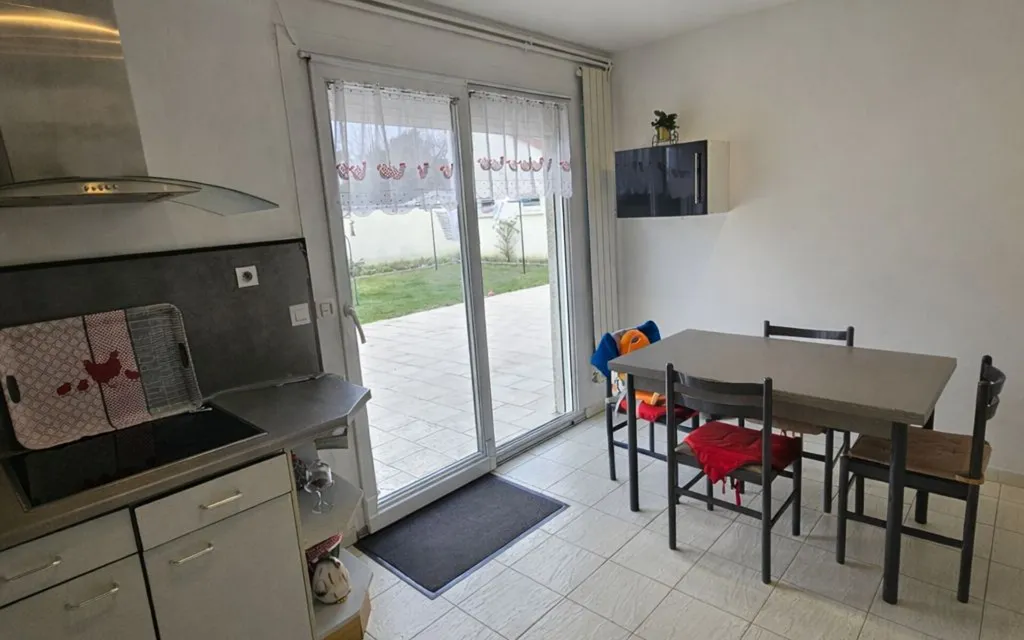Salle à manger - Pavillon de Plain-Pied avec Terrasse à Laon