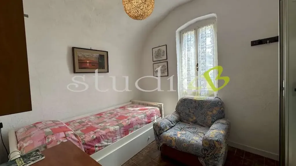 Magamistoad - Two-Storey Apartment with Valley View in Seborga