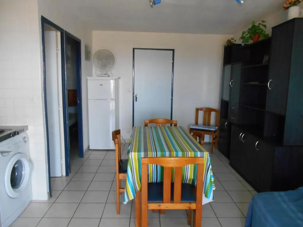 Salle à manger - Appartement avec loggia face à la mer à Résidence Les Maisons de la Mer