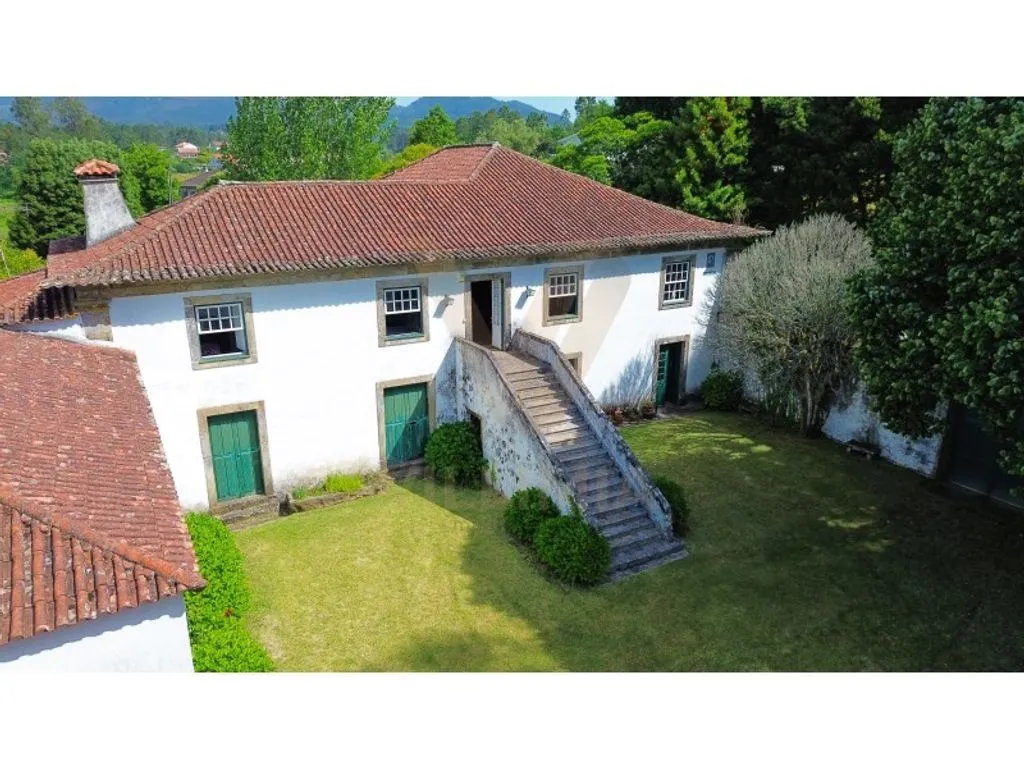 Õhuvaade - Historic House with Pool in Ponte de Lima