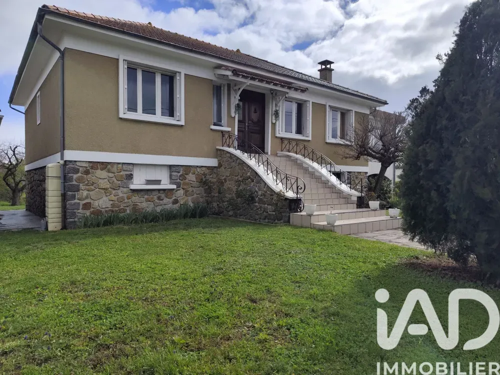 Exterior - Semi-detached House with Garden in Brioude
