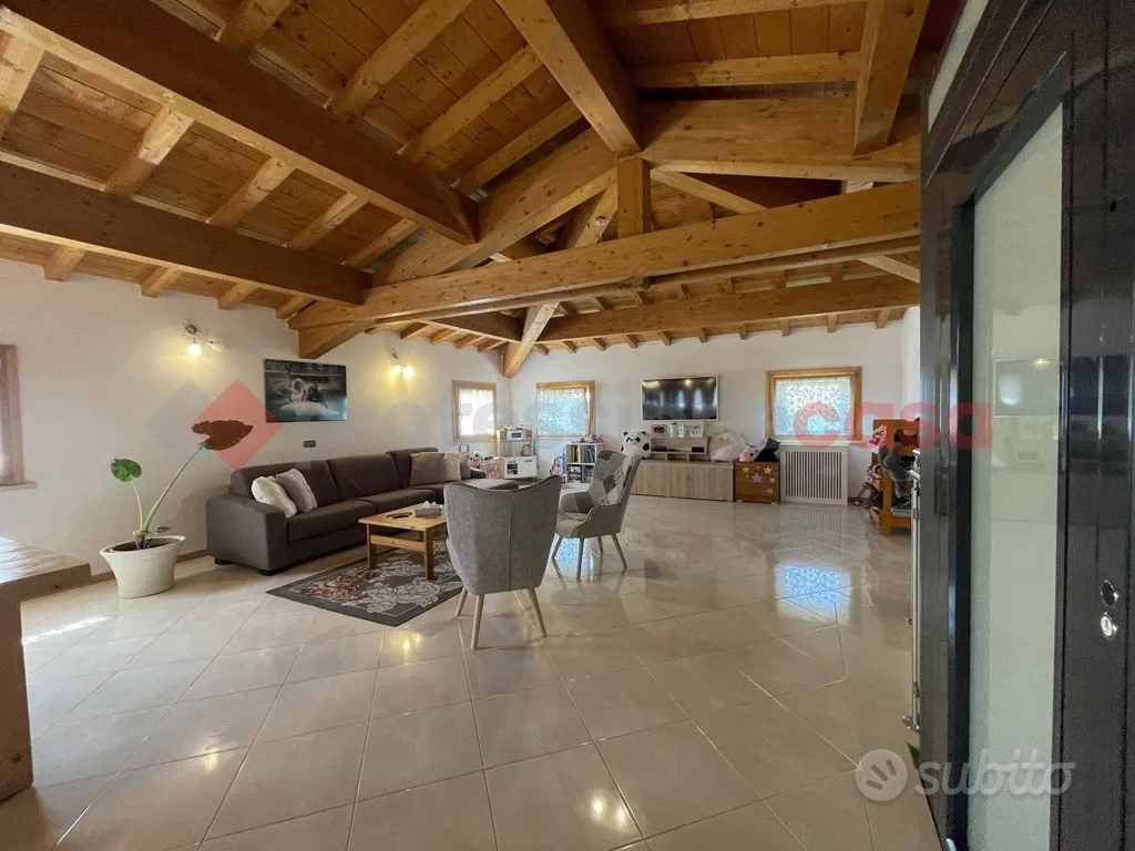 Living Room - Independent House with Private Garden in Minerbe