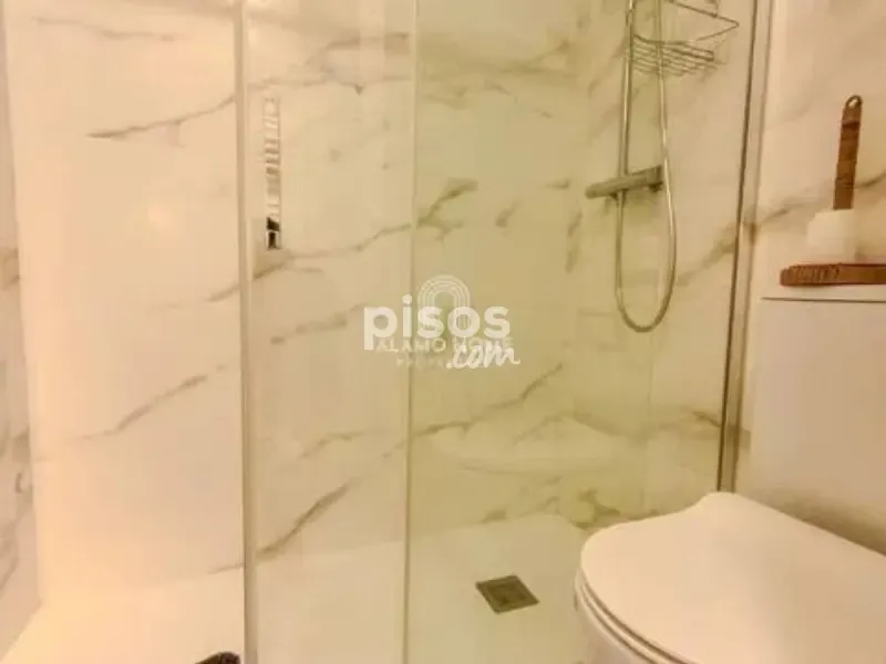 Bathrooms - Apartment with Balcony in Calle Mayor, Madrid