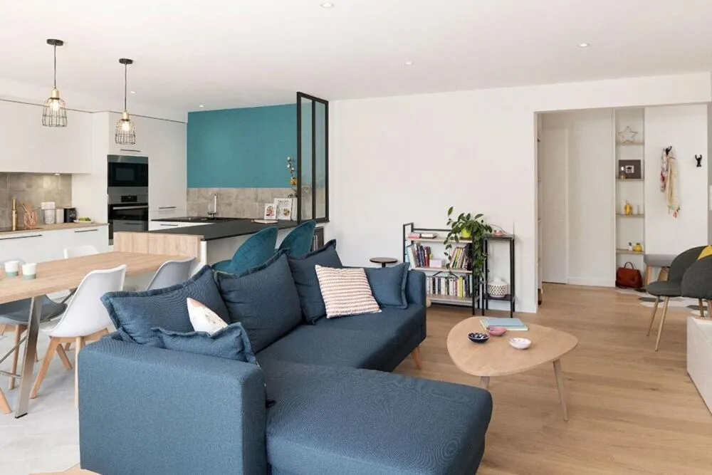 Séjour - Appartement Traversant avec Parking à Vichy