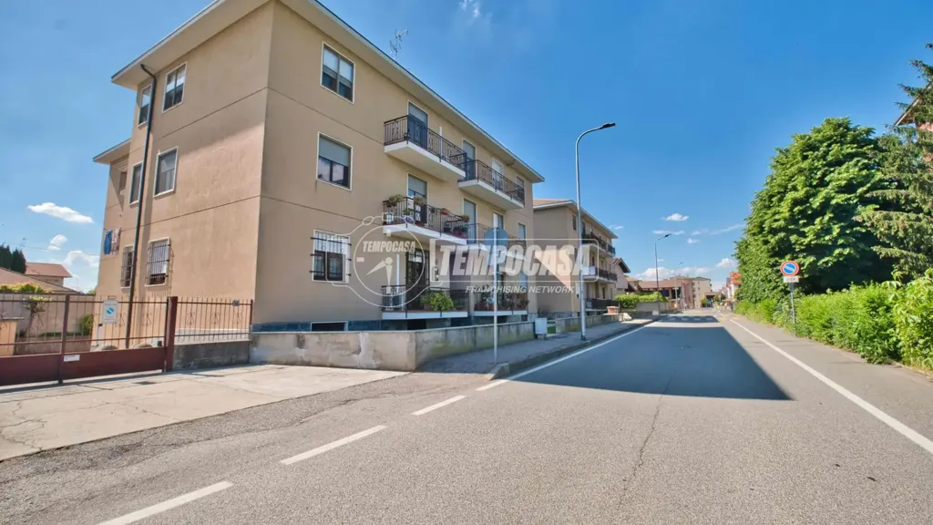 Välivaade - Bright 2-Bedroom Apartment with Balcony in Cameri