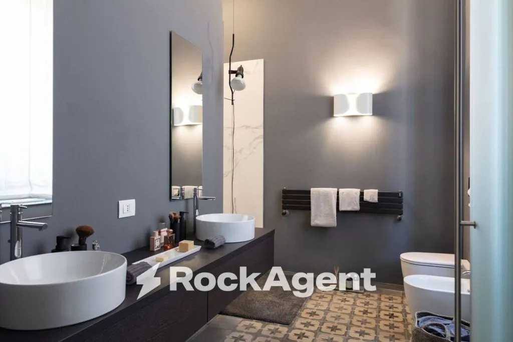 Luxury Apartment with Balcony in Leghorn