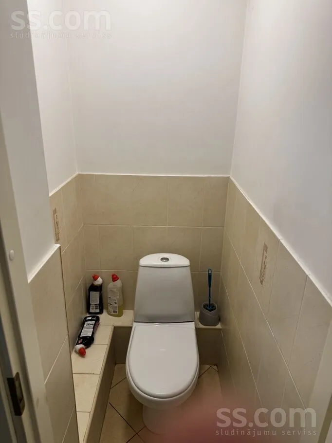 Vannitoad - Two-Bedroom Flat with Balcony in Riga Centre