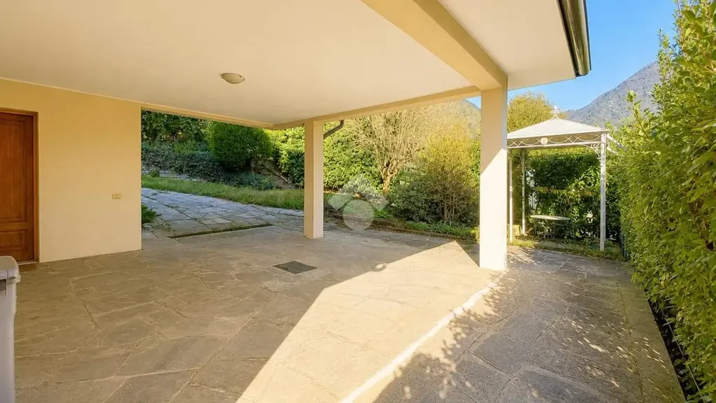 Terrazza - Panoramic Villa with Garden in Ponte Lambro