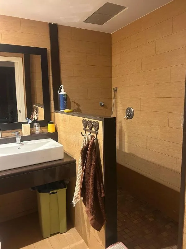 Vannitoad - Spacious Flat with Terrace in Plaza Holanda