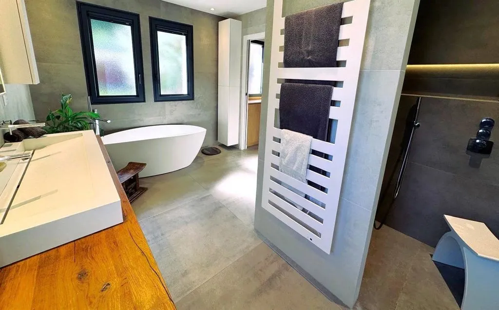 Vannitoad - Contemporary Villa with Pool in Biot