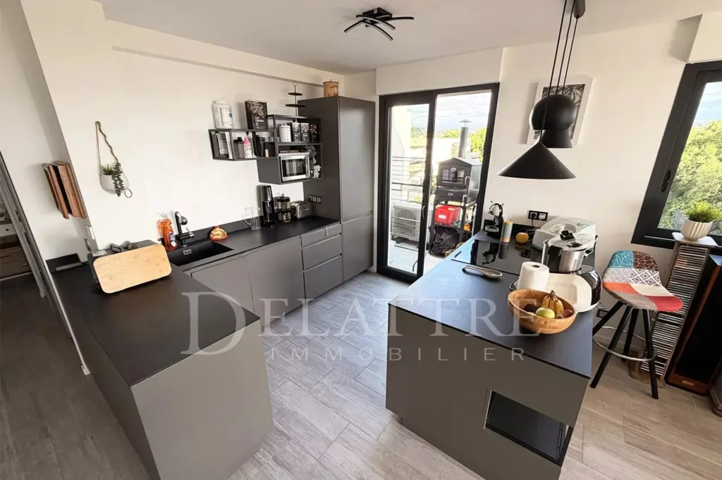 Cuisine - Appartement en Dernier Étage avec Vue Mer à Antibes