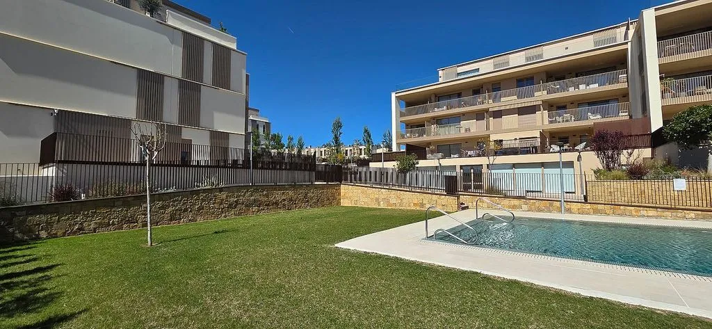 Bassein - New Flat with Pool in Campolivar