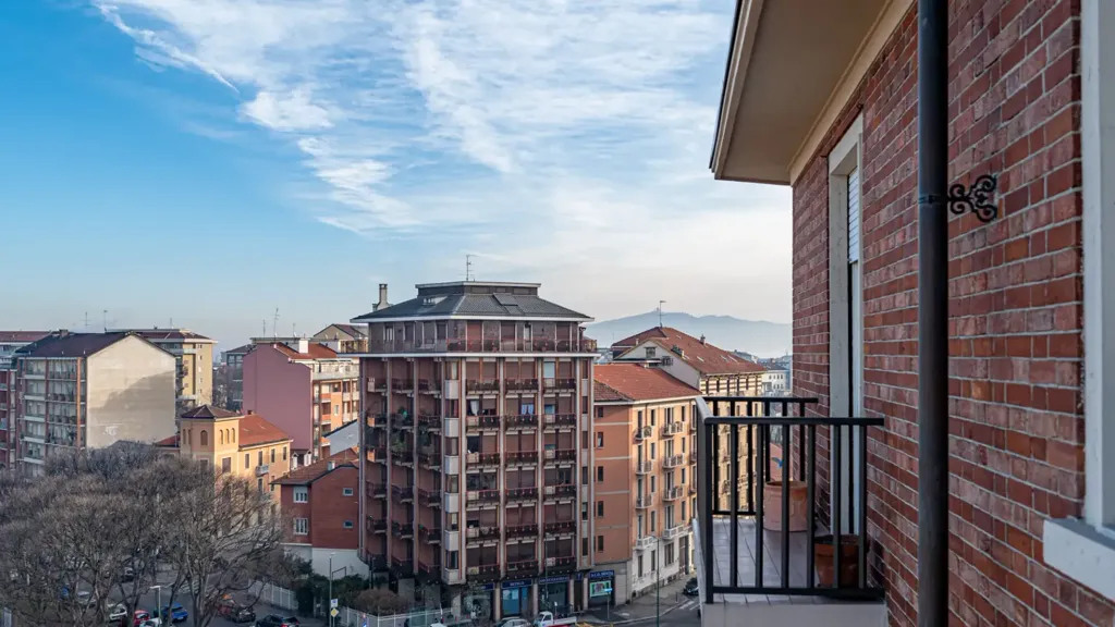 Balcon - Panoramic Apartment with Balcony in Turin