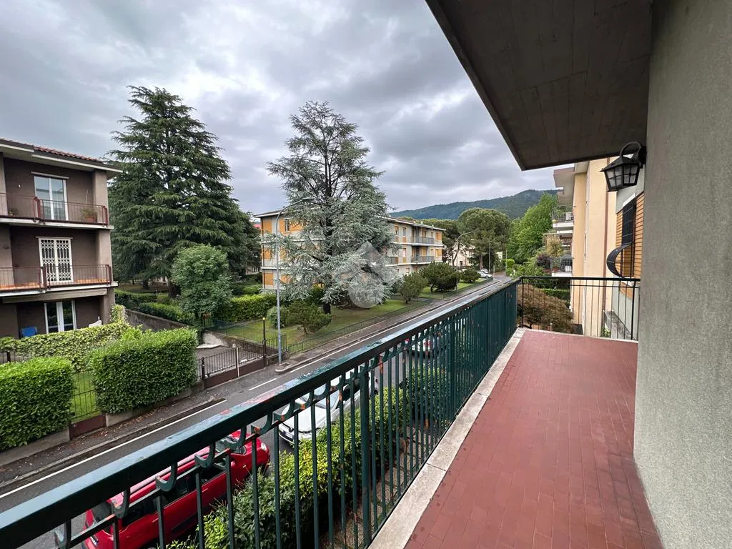 Balcon - Shared 4-Room Apartment near Brescia Metro