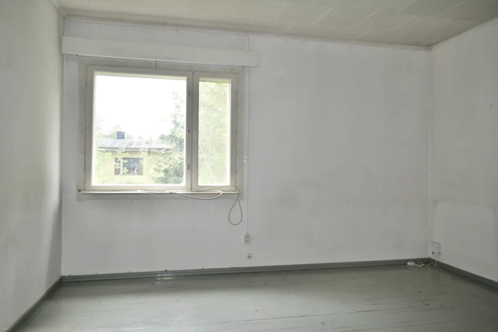 Toad - Demolished House with 2,000m² Plot in Kajaani