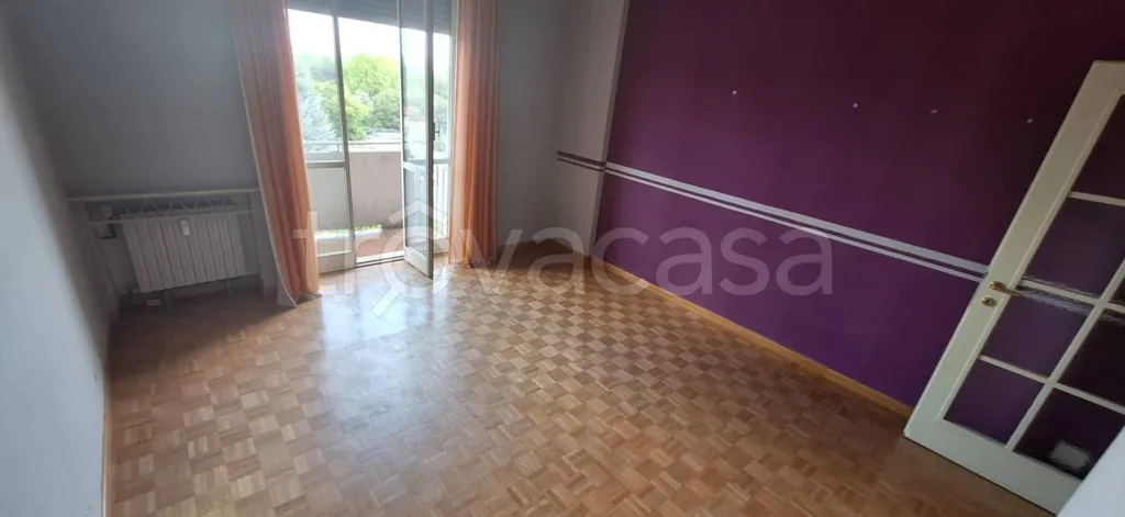 Rooms - Bright Trilocale with Balcony in Torino