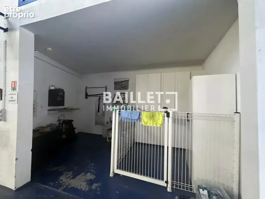 Lavanderia - Warehouse with Basement in Nice Centre