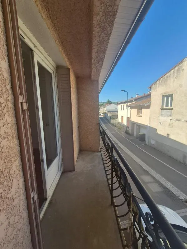 Balcon - Appartement Rénové avec Balcon au Centre de Saint Marcellin