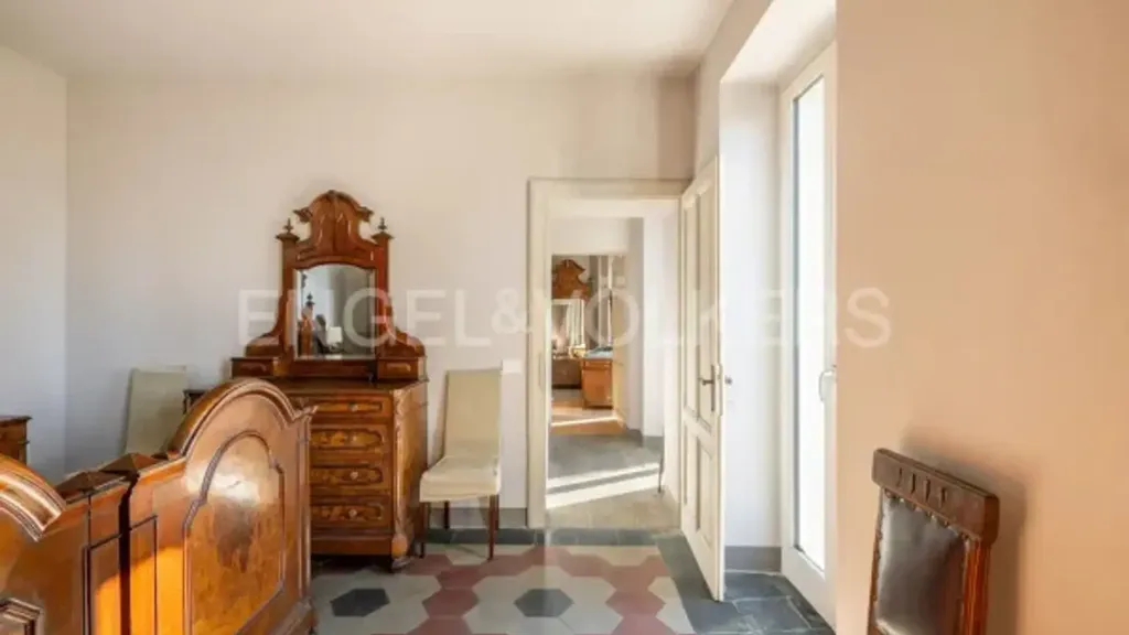 Magamistoad - Historic Villa with Lake View in Bee