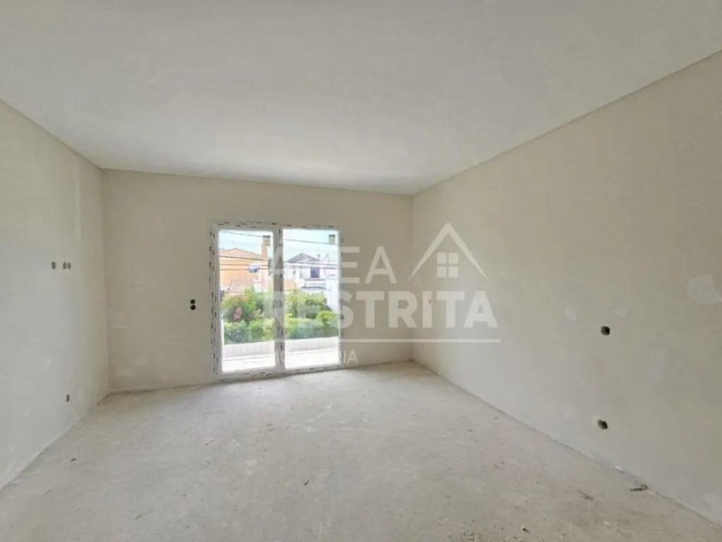 Pièces - Contemporary Semidetached House in Seixal