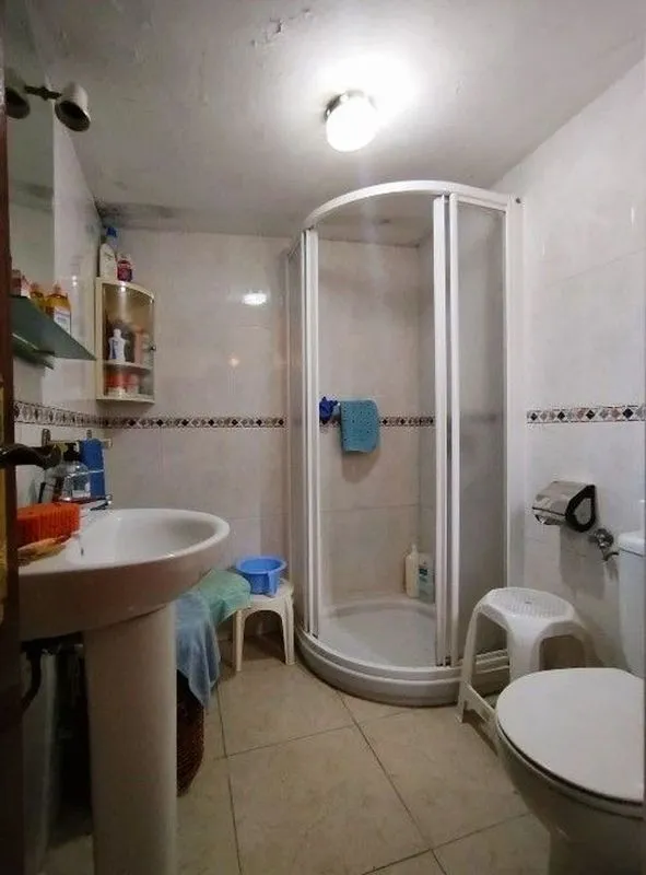 Salles de bain - Chalet to Renovate in Camarena