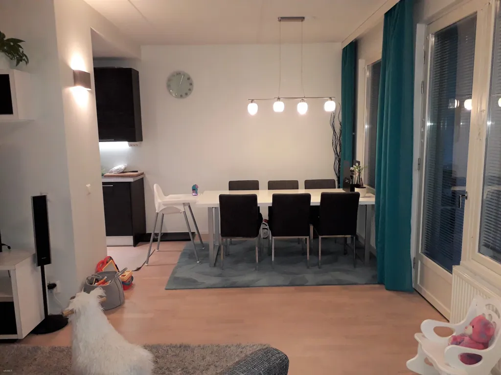 Dining Room - Bright Two-Bedroom Apartment with Sauna in Pitäjänmäki