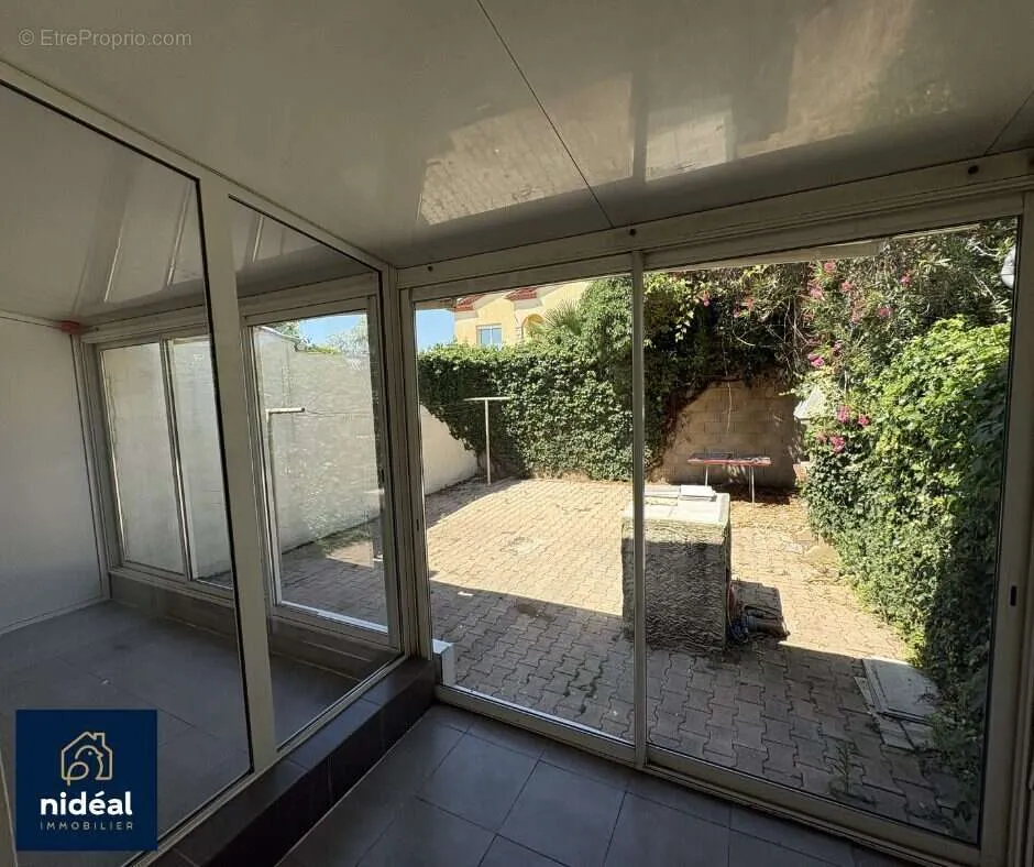 Terrass - City House with Courtyards in Lunel