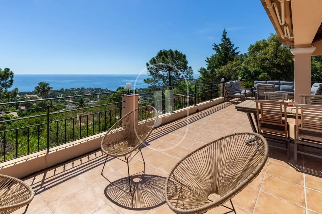 Terrass - Villa with Panoramic Sea View in Les Issambres