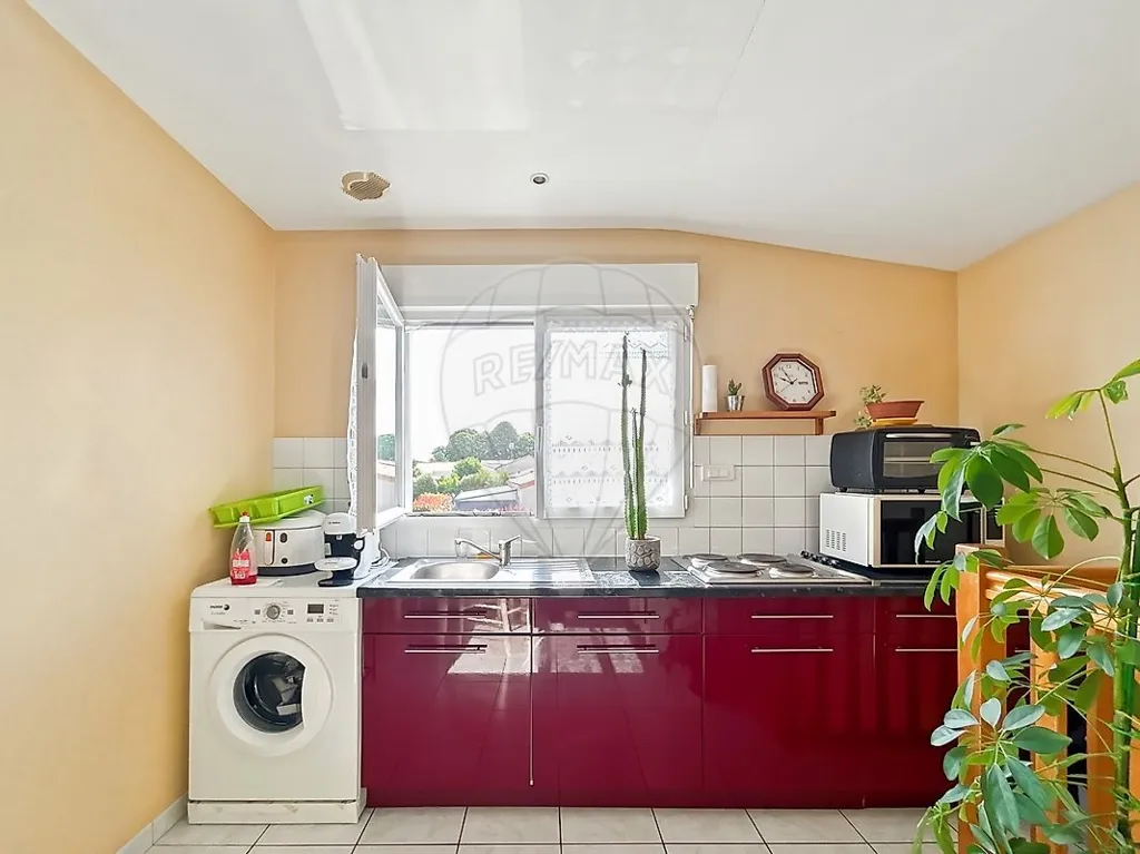 Cuisine - Maison de 4 Chambres avec Garage à Proximité
