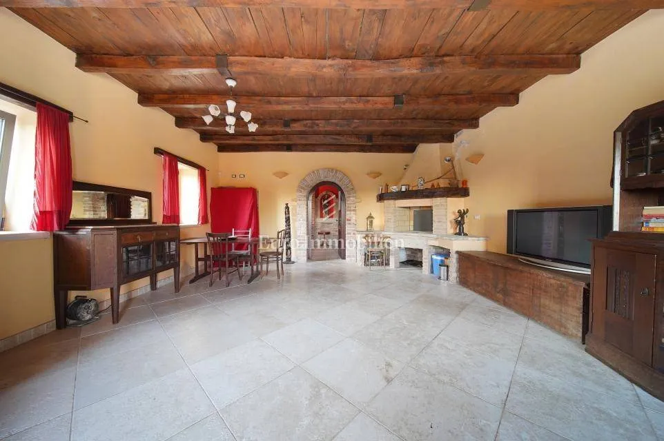 Séjour - Renovated Estate with Panoramic Views in Lupoglav