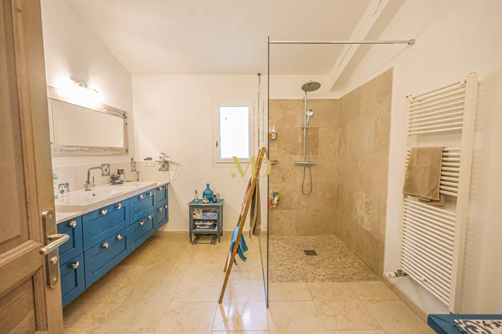 Salles de bain - Maison avec Parc Boisé à Roussillon