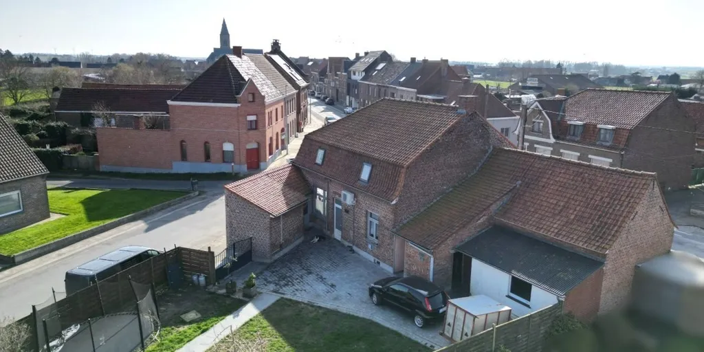 Vue aérienne - Vaste Hoekwoning avec Terrasse et Jardin à Passendale
